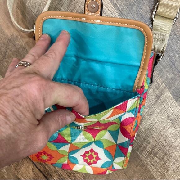 Lily Bloom Crossbody Purse geometric floral print - Picture 4 of 11